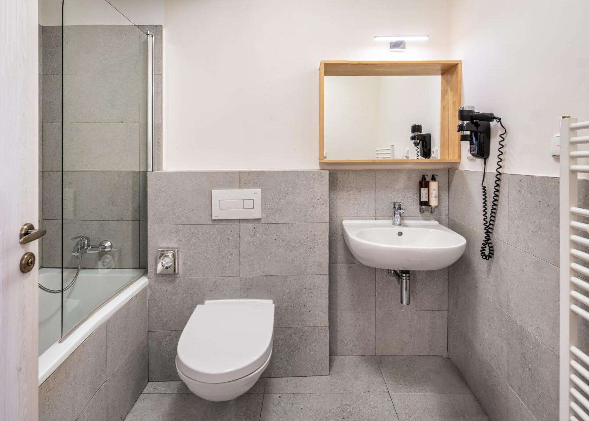 7 Tales Apartments By Adrez Prague Bilik gambar